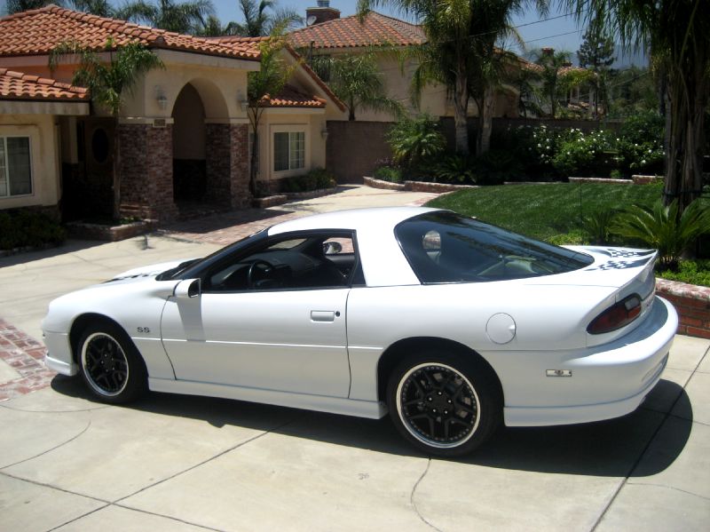 2001ssz28whitewithblackdecals/20.JPG