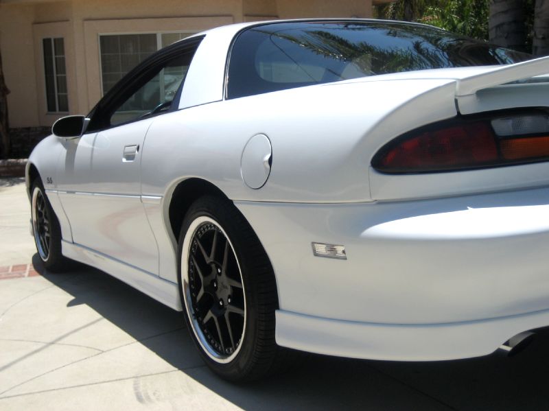2001ssz28whitewithblackdecals/20.JPG