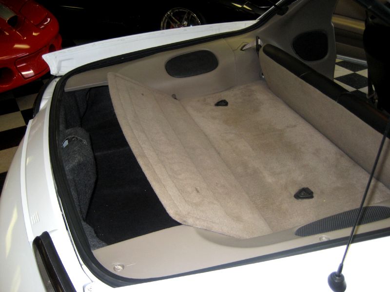 2001ssz28whitewithblackdecals/40.JPG
